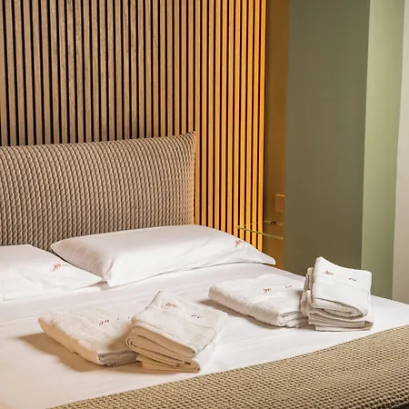 Guest house Ypnos 4*